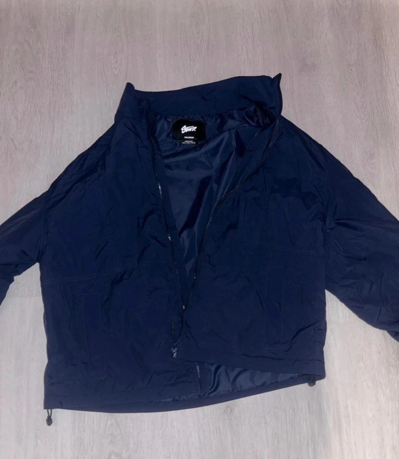 Chaqueta cortavientos delgada Pull&Bear azul marino hombre – photo 2